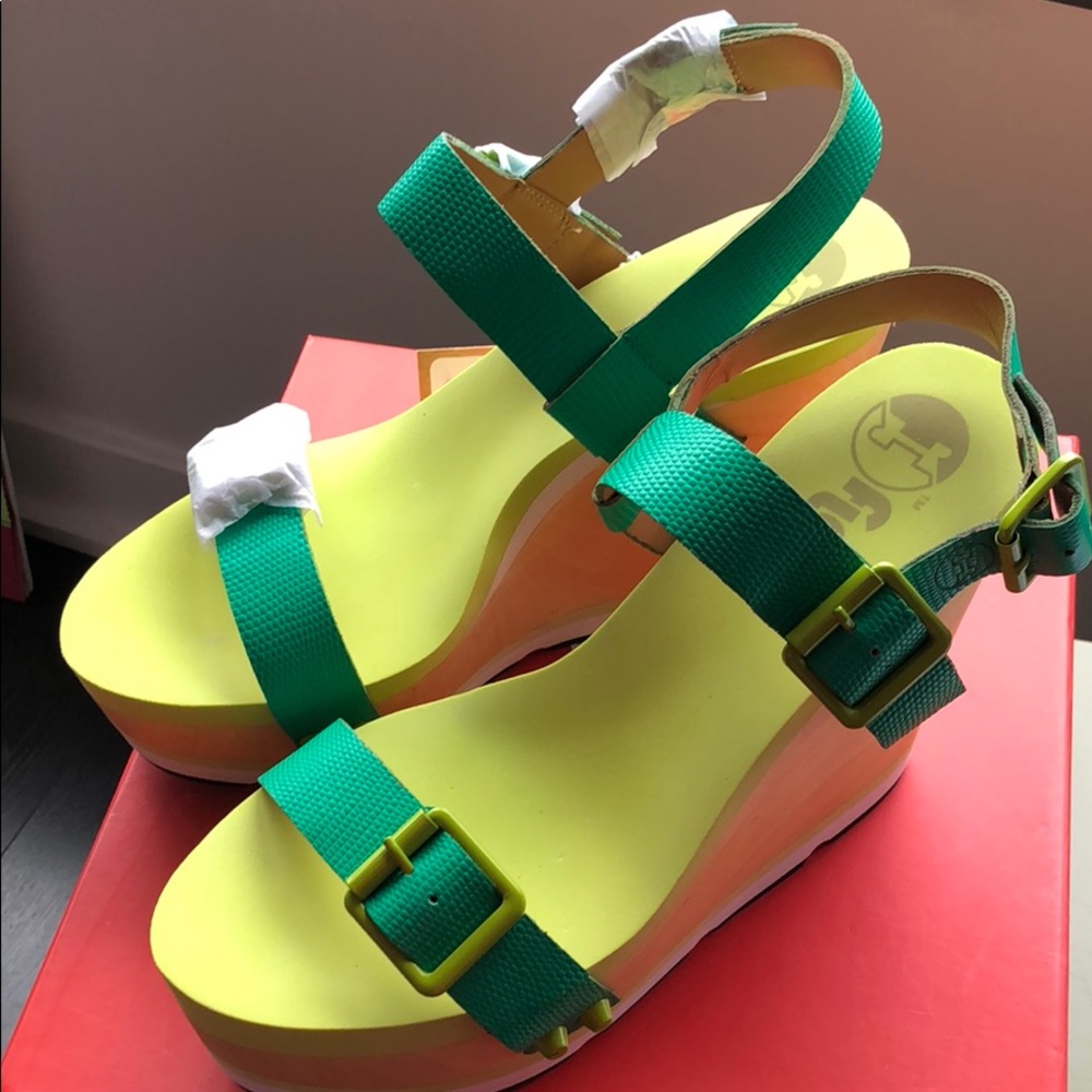Wedge sandals